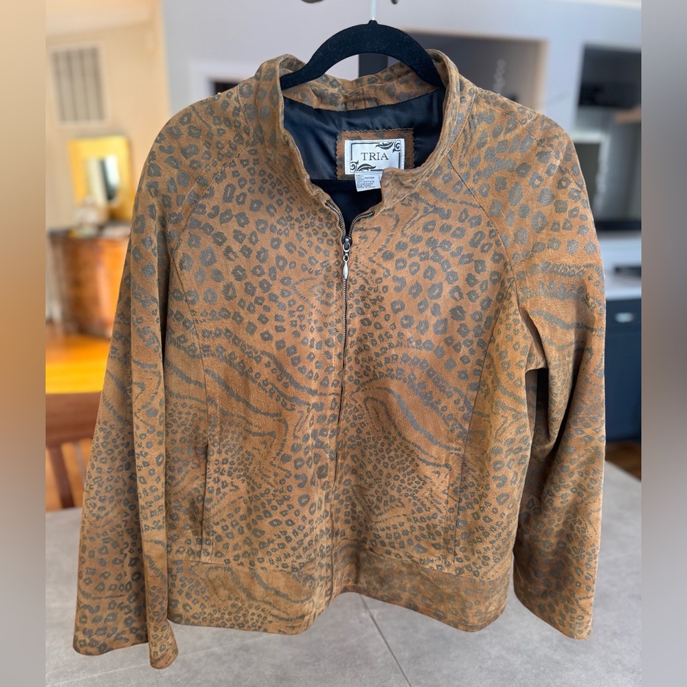 Vintage Tria animal/leopard print 100% leather suede jacket in XL